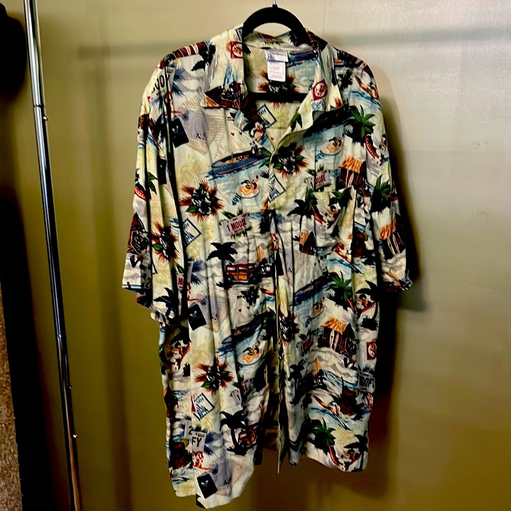 Walt DisneyWorld Hawaiian shirt with Mickey, Donald, Goofy, Pluto, Chip and Dale